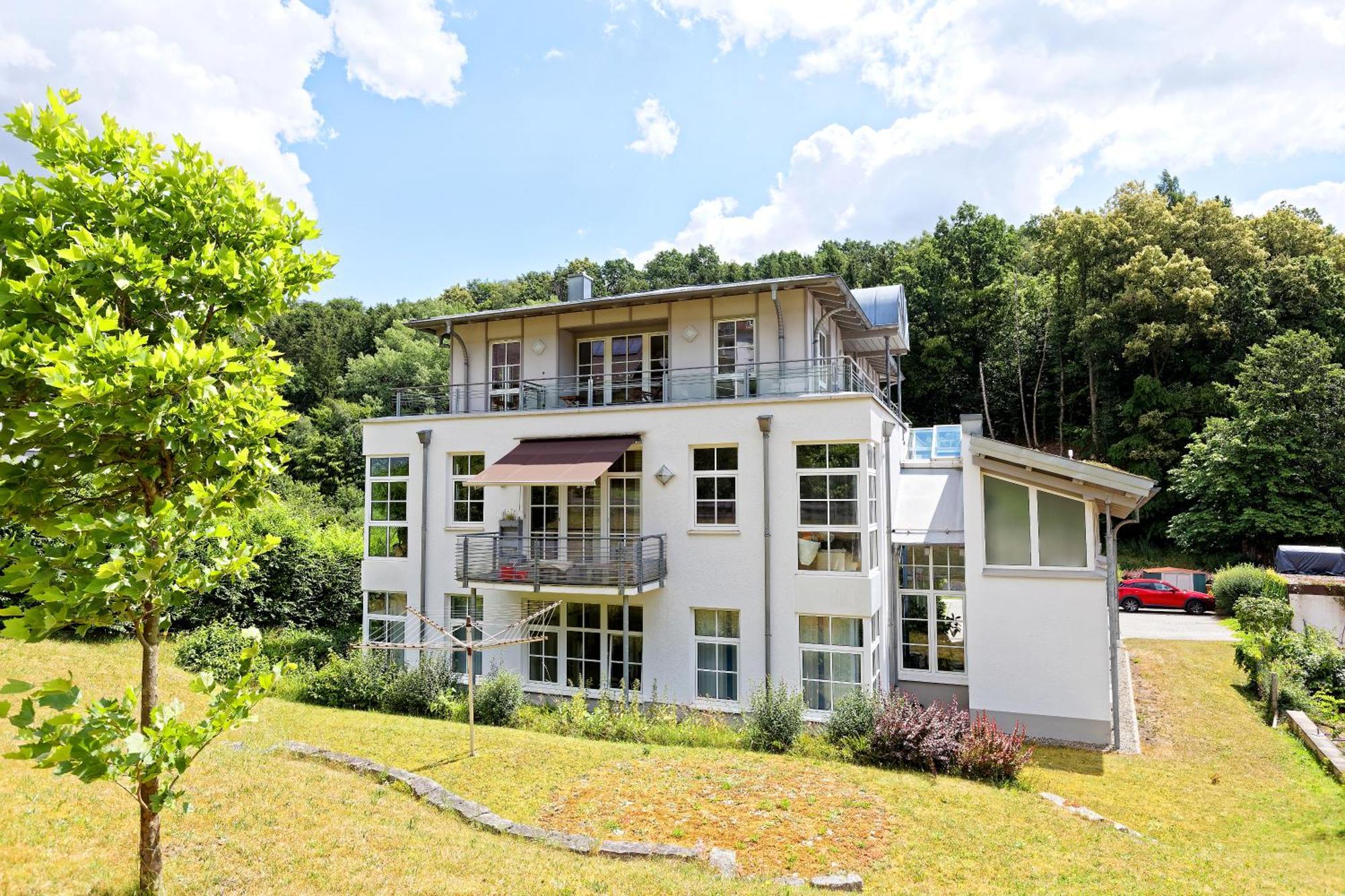Grosszuegiges Helles Penthouse -Komplette Etage- Mit Balkon Und Stellplatz In Ruhiger Lage Kulmbach Dış mekan fotoğraf